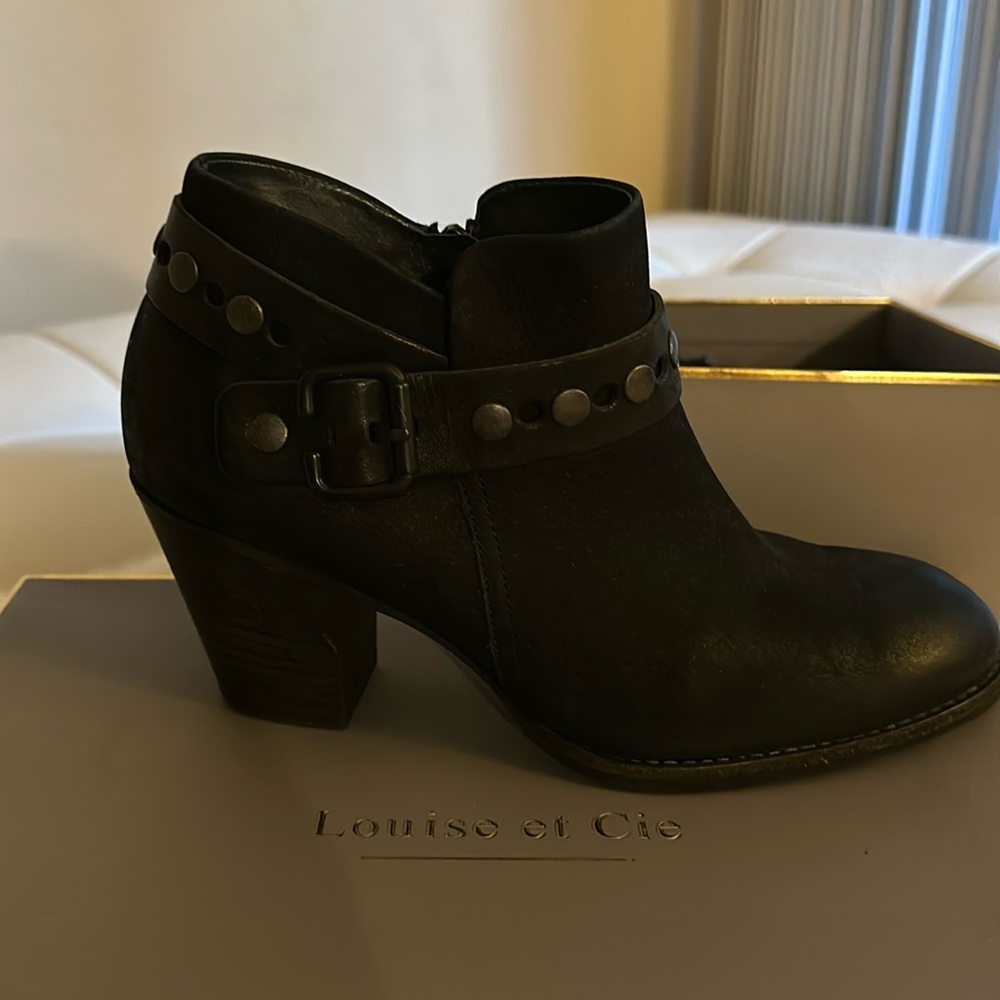 Louise et Cie ankle boots in black